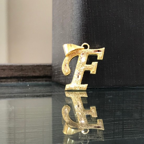 حرف F من ذهب عيار 21  مجوهرات حنيفة